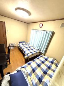 ひょっとこ野々傘房間的床