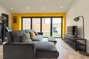 Istumisnurk majutusasutuses Chic Urban Haven with Double Bed House