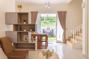 Fotografie z fotogalerie ubytování Calma Edelweiss Villa Lawang Malang v destinaci Malang