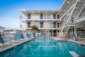Πισίνα στο ή κοντά στο 301 Ocean Ave, Unit 303 - The Harbor Light