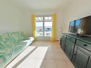 Kuchyň nebo kuchyňský kout v ubytování Maison 3 pièces 6 couchages PORT LEUCATE NATURISME PL040-046