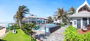 Bazén v ubytování Champa Resort & Spa nebo v jeho okolí