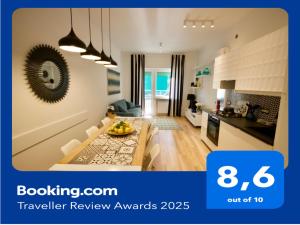 A kitchen or kitchenette at BLUE BAY Lussuoso A due passi dal mare