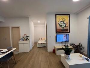 Μια τηλεόραση ή/και κέντρο ψυχαγωγίας στο Happy House Ecopark Westbay A