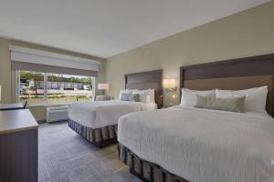 Postel nebo postele na pokoji v ubytování Best Western Plus Fillmore Inn & Suites