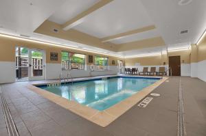 Bazén v ubytování Best Western Plus Fillmore Inn & Suites nebo v jeho okolí