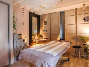 Postel nebo postele na pokoji v ubytování Mercure Cabourg Hôtel & Spa