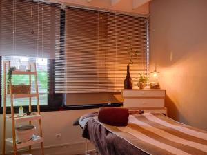 Postel nebo postele na pokoji v ubytování Mercure Cabourg Hôtel & Spa