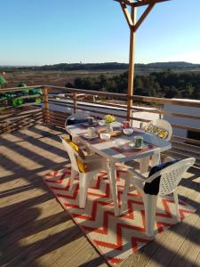 Balkon lub taras w obiekcie Camping les lodges du lagon