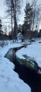 Small 24 sq m house for 6 people with 2 extra beds v zimě
