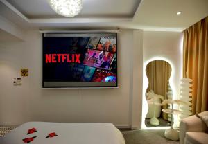 TV a/nebo společenská místnost v ubytování Keypad Hotel - 28 Dịch Vọng Hậu + 37 fotografií