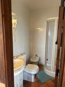 Et badeværelse på Serra Retreat