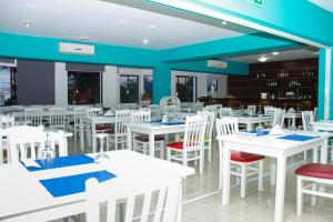 A restaurant or other place to eat at Hotel LIVVO Don Paco