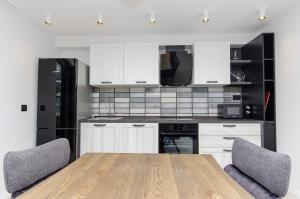 Dapur atau dapur kecil di Azure Heaven Apartment w heated pool