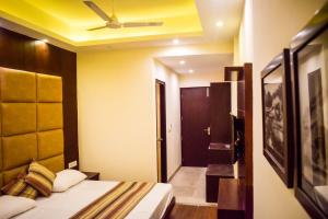 Letto o letti in una camera di The Bunkk Inn Hotel & Restaurant