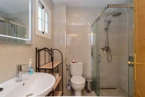 A bathroom at Casa Bella Vista