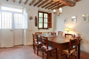 Gallery image of Elegant Tuscan Stone Country House, Sleeps 8-10 in Borgo a Mozzano