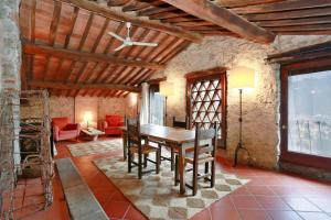 Χώρος καθιστικού στο Elegant Tuscan Stone Country House, Sleeps 8-10
