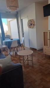 Et tv og/eller underholdning på Le Quai401 YourHostHelper