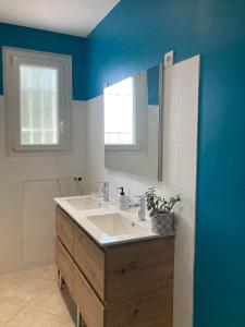 Ένα μπάνιο στο La Boissière