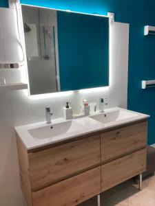 Ένα μπάνιο στο La Boissière