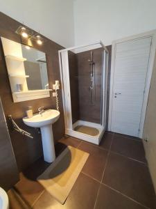 Bagno di 4Rooms Guest House Free Wi-Fi