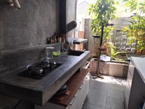 Køkken eller tekøkken på Homestay Omah + 3 billeder