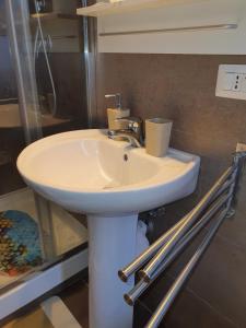 Bagno di 4Rooms Guest House Free Wi-Fi