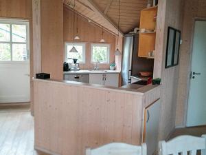 Kuchyň nebo kuchyňský kout v ubytování 6 person holiday home in Slagelse