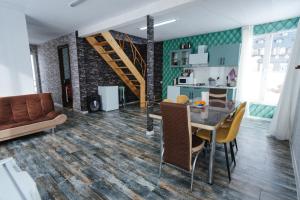 Kuchyň nebo kuchyňský kout v ubytování Snow Haven for 10