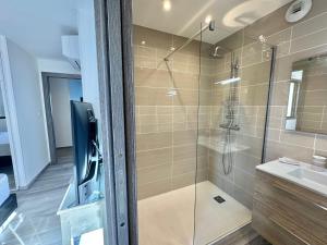 Et badeværelse på Fronte di Mare - Grand confort vue mer + 26 billeder