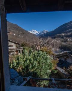 En generel udsigt til bjerge eller udsigt til bjerge taget fra feriehuset