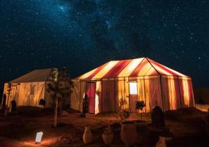 Budova, kde se the luxury tent nachází