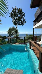 una piscina con vista sull'oceano di Altavista residence a Morro de São Paulo Altre 83 foto
