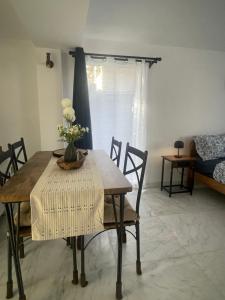 Area soggiorno di New luxurious and spacious guest suite in Banstead