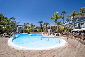 Bazén v ubytovaní Adrián Hoteles Colón Guanahaní Adultos Only alebo v jeho blízkosti