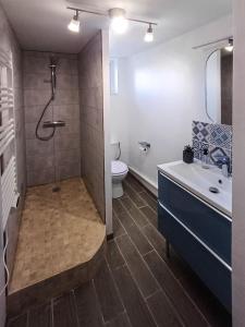 Ένα μπάνιο στο Appartement RoofTop - Montélimar