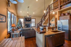 Dapur atau dapur kecil di Foote Creek Lodge