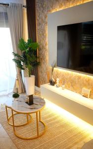 Istumisnurk majutusasutuses Home2Suite by Veronica Buziga, Munyonyo- Luxury with Netflix, Wi-Fi, & Free Parking