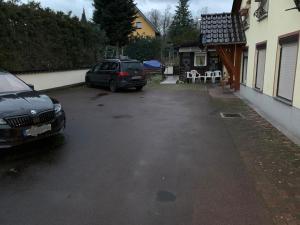 MünchebergにあるFerienwohnung in Münchebergの家の隣の駐車場