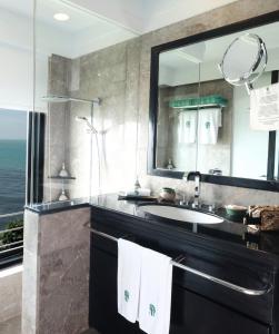 Kuchyň nebo kuchyňský kout v ubytování Banyan Tree Bintan