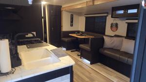Dapur atau dapur kecil di Camper en el Batey