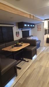 Dapur atau dapur kecil di Camper en el Batey
