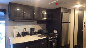 Dapur atau dapur kecil di Camper en el Batey