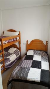 Katil atau katil-katil dalam bilik di House with Your Own Private Pool sleeps 5 Sucina