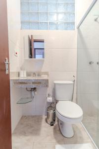 Un baño de Jd Embaixador, 3Q, 5min Paque Capivari 21 fotos más