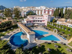 Bazén v ubytování VilaRosa BeachPearl by CC 202 nebo v jeho okolí