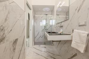 A bathroom at La Corte dei Pozzi