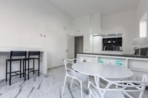 A kitchen or kitchenette at La Corte dei Pozzi
