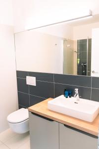 Bilik mandi di Apartments Verde